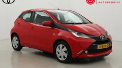 Rood Gebruikt 2016 Toyota Aygo X-play Hatchback | € 9.499 (Eerlijke prijs)