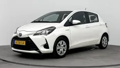 Wit Gebruikt 2020 Toyota Yaris Hybrid Active Hatchback | € 14.945 (Eerlijke prijs)