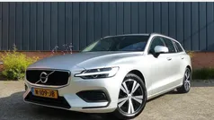 Grijs Gebruikt 2021 Volvo V60 Momentum Stationwagen | € 29.450 (Super prijs)