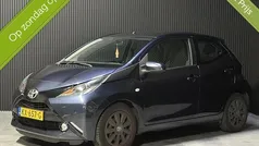 Blauw Gebruikt 2016 Toyota Aygo X-play Hatchback | € 6.799 (Eerlijke prijs)