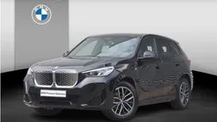 Zwart Gebruikt 2024 BMW iX1 M Sport SUV | € 45.900 (Eerlijke prijs)