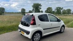 Wit Gebruikt 2013 Peugeot 107 Active Hatchback | € 2.750 (Eerlijke prijs)