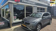Grijs Gebruikt 2023 VW T-Roc Edition SUV | € 24.950 (Eerlijke prijs)