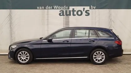 Blauw Gebruikt 2019 Mercedes 180 Business Sedan | € 19.900 (Eerlijke prijs)