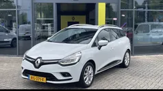 Wit Gebruikt 2017 Renault Clio GrandTour Intens Stationwagen | € 9.750 (Eerlijke prijs)