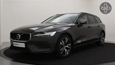Grijs, metallic lak Gebruikt 2022 Volvo V60 Stationwagen | € 37.900 (Eerlijke prijs)
