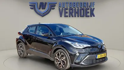Zwart Gebruikt 2021 Toyota C-HR SUV | € 22.900 (Eerlijke prijs)