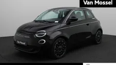 Zwart Gebruikt 2022 Fiat 500e La Prima Hatchback | € 19.900 (Eerlijke prijs)