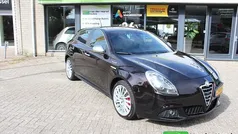 Zwart Gebruikt 2013 Alfa Romeo Giulietta Hatchback | € 8.950 (Eerlijke prijs)