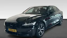 Zwart Gebruikt 2021 Volvo S60 R-Design Sedan | € 24.990 (Eerlijke prijs)
