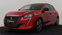 Rood, metallic lak Gebruikt 2023 Peugeot 208 Allure Hatchback | € 17.425 (Eerlijke prijs)