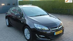 Bruin, metallic lak Gebruikt 2014 Opel Astra Business Hatchback | € 6.495 (Eerlijke prijs)