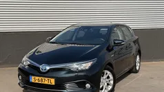 Grijs Gebruikt 2017 Toyota Auris Hybrid Hatchback | € 13.900 (Eerlijke prijs)