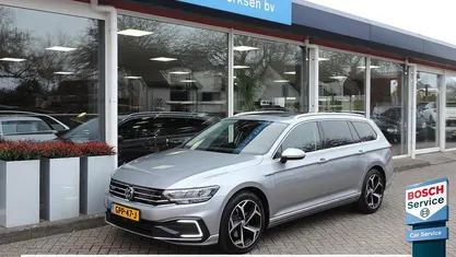 Zilver Gebruikt 2023 VW Passat Business Stationwagen | € 35.980 (Eerlijke prijs)