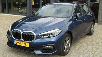Blauw Occasion 2020 BMW 118 Executive Hatchback | € 20.250 (Goede deal)