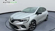 Gebruikt 2023 Renault Clio V Intens Hatchback | € 18.745 (Eerlijke prijs)