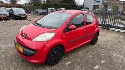 Occasion 2008 Peugeot 107 Hatchback | € 1.200 (Goede deal)
