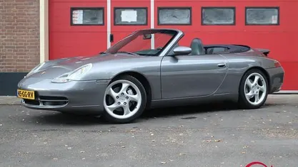 Grijs Occasion 2000 Porsche 911 Carrera 4 Cabriolet | € 33.950 (Eerlijke prijs)