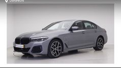 Grijs Gebruikt 2023 BMW 530e M Sport Sedan | € 49.895 (Eerlijke prijs)