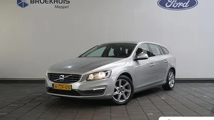 Grijs Gebruikt 2015 Volvo V60 Momentum Stationwagen | € 14.985 (Eerlijke prijs)