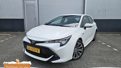 Wit Gebruikt 2019 Toyota Corolla Edition Hatchback | € 17.999 (Eerlijke prijs)