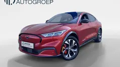 Rood Gebruikt 2020 Ford Mustang Mach-E Extended Range SUV | € 30.945 (Eerlijke prijs)