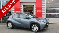 Grijs Nieuw 2024 Toyota Aygo Play Hatchback | € 20.719 (Eerlijke prijs)