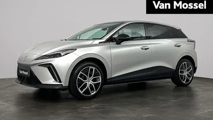 Gebruikt 2025 MG MG4 EV Trophy Hatchback | € 32.999 (Eerlijke prijs)