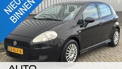 Zwart Gebruikt 2010 Fiat Grande Punto Hatchback | € 2.445 (Goede deal)
