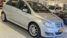 Grijs (metallic) Gebruikt 2009 Mercedes B180 MPV | € 4.444 (Goede deal)