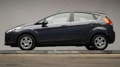 Grijs, metallic lak Gebruikt 2014 Ford Fiesta Sport Hatchback | € 3.945 (Eerlijke prijs)