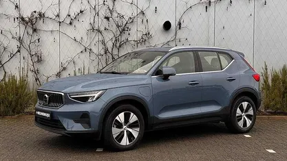 Gebruikt 2022 Volvo XC40 Core SUV | € 29.894 (Eerlijke prijs)