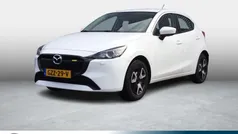 Wit Gebruikt 2025 Mazda 2 Center-Line Hatchback | € 26.295 (Eerlijke prijs)