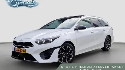 Wit Occasion 2024 Kia Ceed GT-Line Hatchback | € 27.935 (Goede deal)