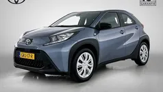 Grijs Gebruikt 2024 Toyota Aygo Play Hatchback | € 17.945 (Eerlijke prijs)