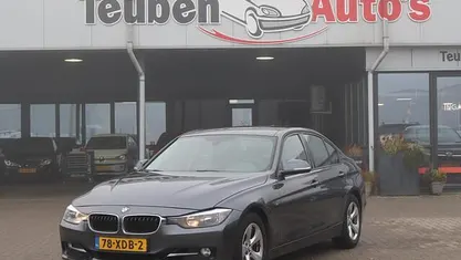 Grijs (metallic) Gebruikt 2012 BMW 320 Efficient Dynamics Sedan | € 6.985 (Eerlijke prijs)