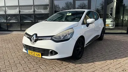 Occasion 2013 Renault Clio IV Expression Hatchback | € 4.950 (Eerlijke prijs)