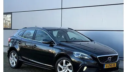 Zwart Occasion 2015 Volvo V40 Ocean Race Hatchback | € 8.450 (Eerlijke prijs)