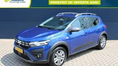 Blauw Gebruikt 2022 Dacia Sandero Expression Hatchback | € 16.735 (Eerlijke prijs)
