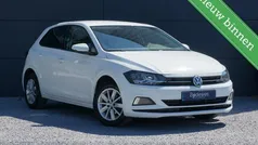 Wit, metallic lak Gebruikt 2018 VW Polo Comfortline Hatchback | € 10.990 (Eerlijke prijs)