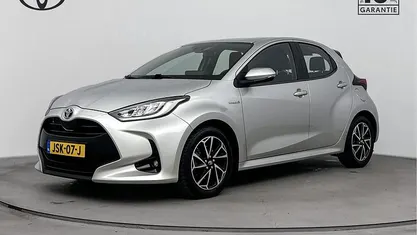 Grijs Occasion 2025 Toyota Yaris Hybrid Hatchback | € 19.945 (Goede deal)