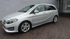 Grijs Gebruikt 2017 Mercedes B180 Prestige MPV | € 18.985 (Eerlijke prijs)