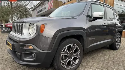 Grijs Occasion 2017 Jeep Renegade Limited SUV | € 15.900 (Goede deal)