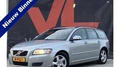 Grijs, metallic lak Gebruikt 2011 Volvo V50 Kinetic Stationwagen | € 2.948 (Eerlijke prijs)