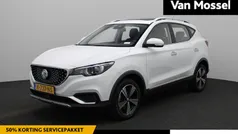 Wit Gebruikt 2021 MG ZS Luxury Sedan | € 16.995 (Eerlijke prijs)