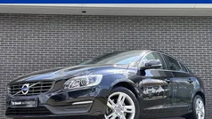 Zwart, metallic lak Gebruikt 2017 Volvo S60 Sedan | € 17.900 (Eerlijke prijs)