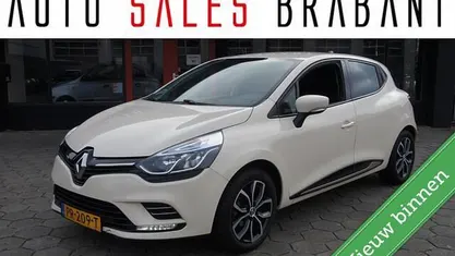 Bruin Occasion 2017 Renault Clio IV Zen Hatchback | € 7.490 (Eerlijke prijs)