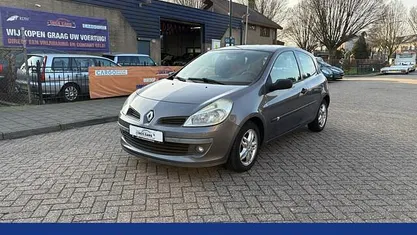 Blauw Occasion 2006 Renault Clio II Expression Hatchback | € 1.295 (Eerlijke prijs)