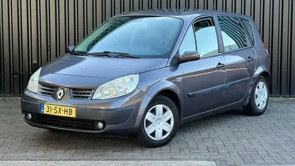 Occasion Renault Scénic II Dynamique 111 PK (81 kW) 2006 Grijs MPV
