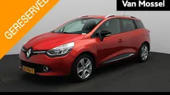 Rood Gebruikt 2015 Renault Clio GrandTour Expression Stationwagen | € 8.900 (Eerlijke prijs)
